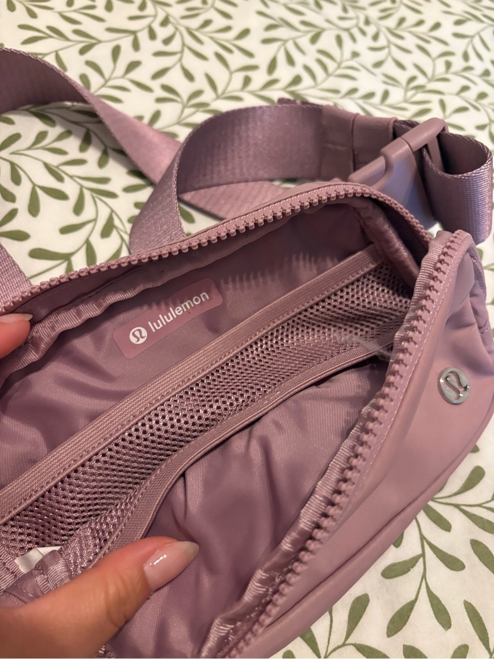 Light Purple Pink Lululemon Belt Bag - Picture 2 of 2
